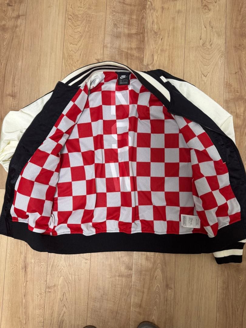 《希少》NIKE ナイキ スカジャン ブルゾン 刺繍ロゴ NSW ブラック　Ｌ