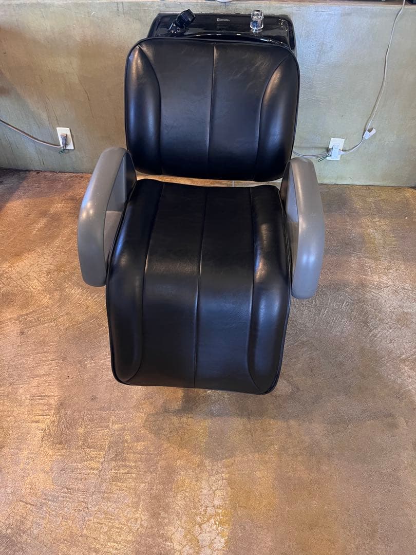 タカラベルモント　リクライニング機能付きシャンプーチェア 黒 シャンプーチェア | タカラベルモント