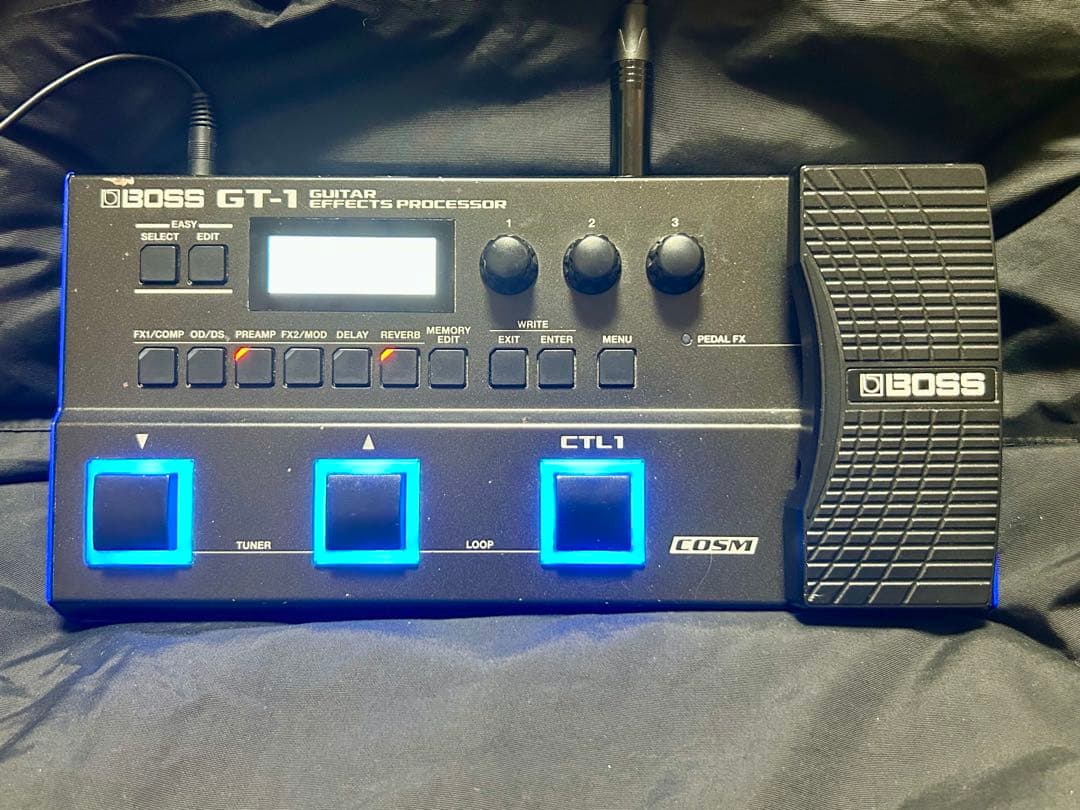 BOSS GT-1 マルチエフェクター　(ACアダプター,USBケーブル付属)