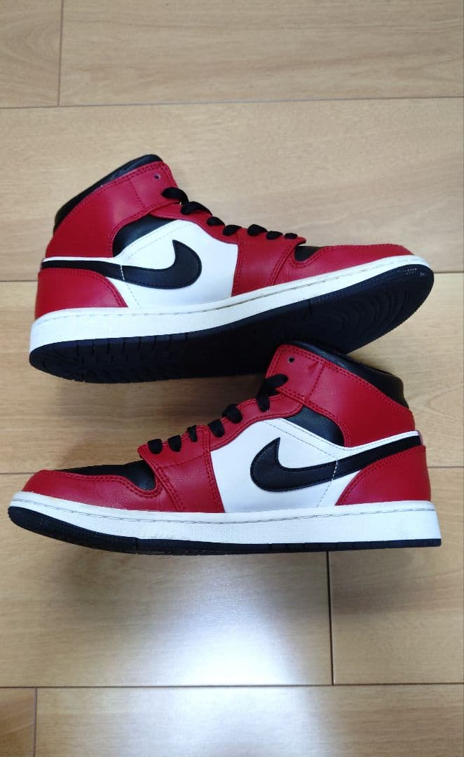 靴 NIKE AIR JORDAN 1 MID CHICAGO 25.5cm