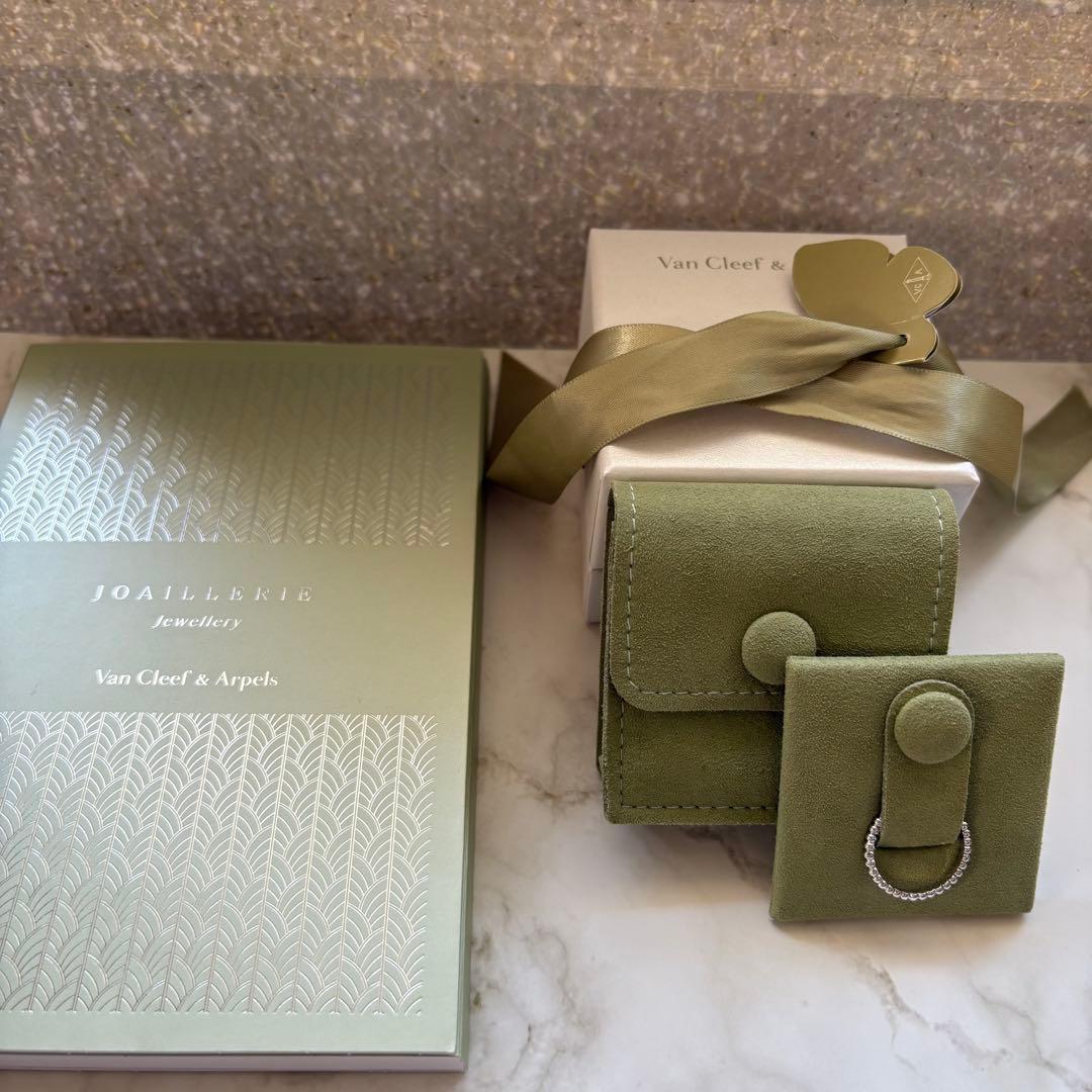 Van Cleef & Arpels ペルレスモール Van Cleef & Arpels】ペルレ ゴールド パール リング スモール (Van