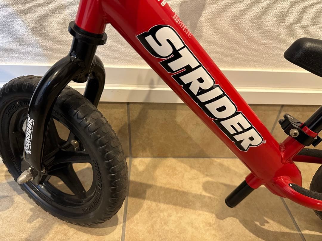 マジソン君【希少　美品】ストライダー　レッド