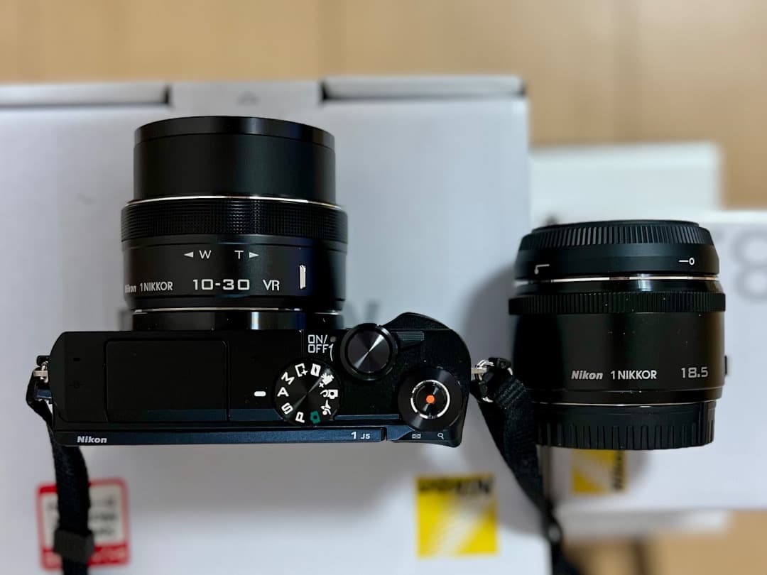 Nikon1 J5ダブルレンズ◆10-30/f3.5-5.6◆18.5/f1.8