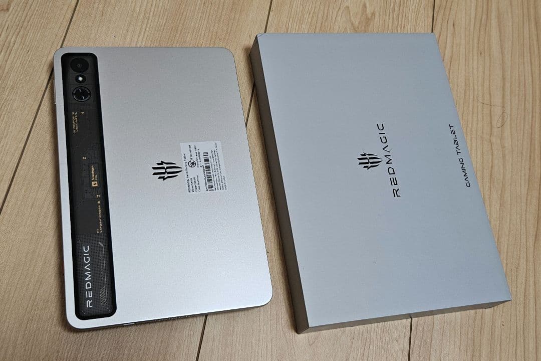 REDMAGIC astra 12G 256G シルバー REDMAGIC Astra Gaming Tablet 12GB RAM + 256GB Storage – Silver