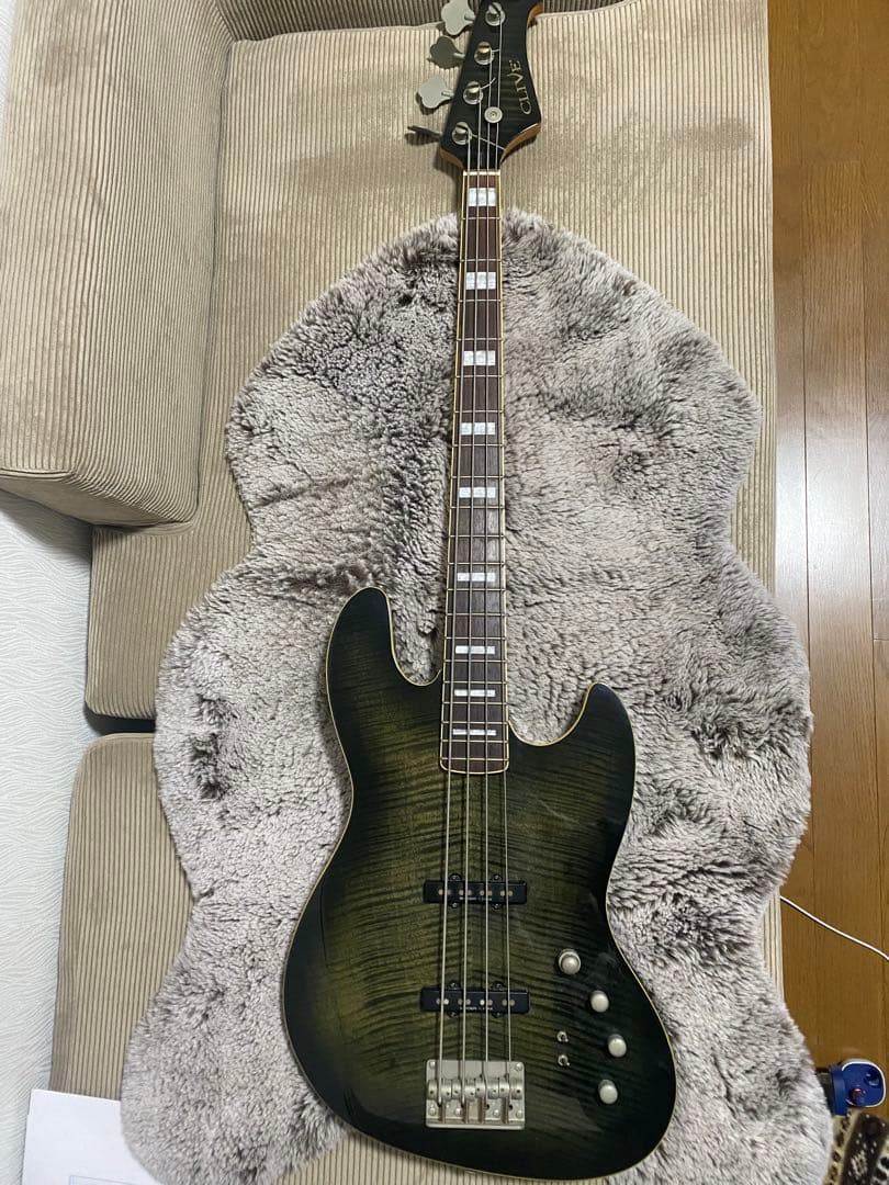 ベース CLIVE Sanctus M400 ベース CLIVE Sanctus M400 CLIVE SANCTUS M400 Electric bass（中古