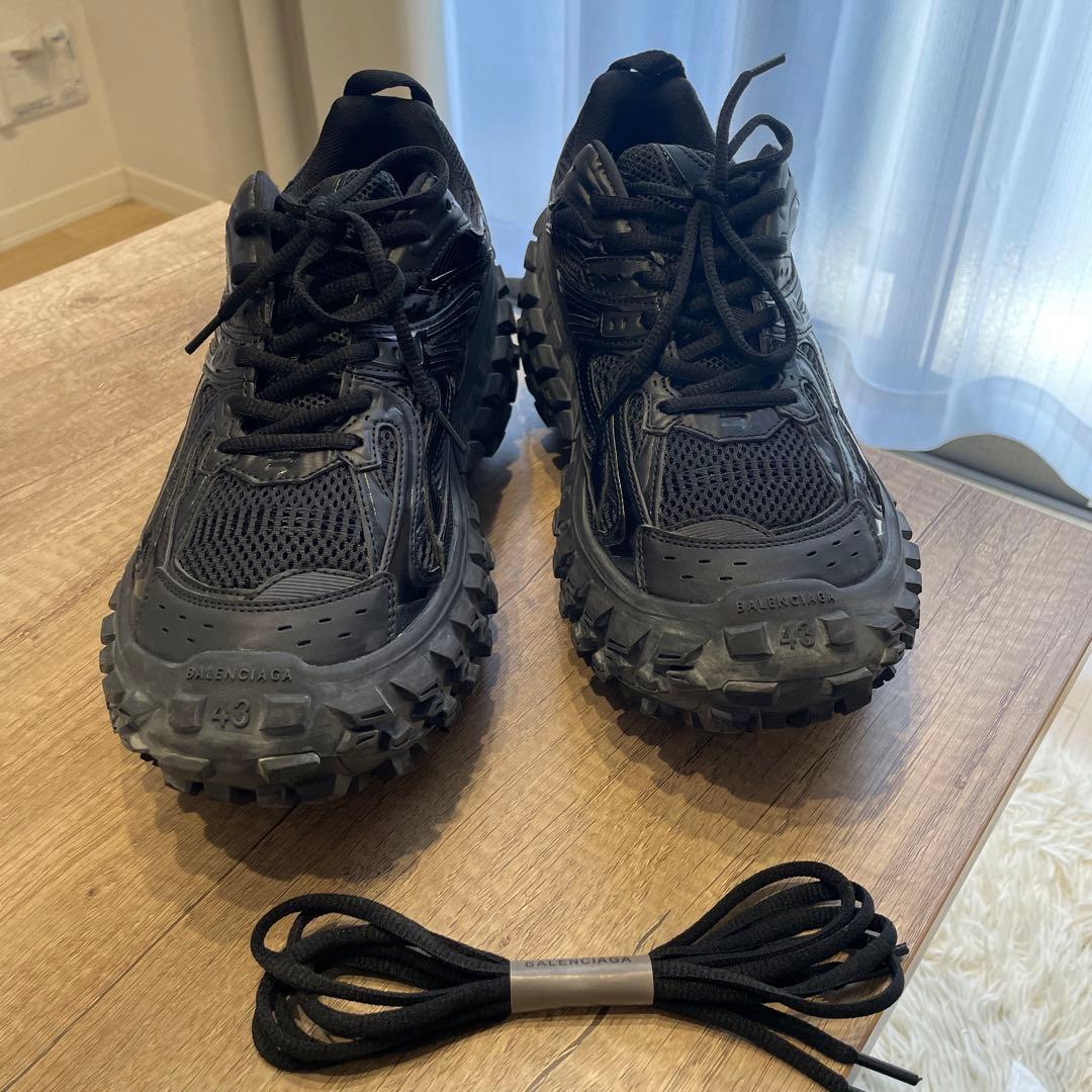 BALENCIAGA ディフェンダー 43 ブラック - メルカリ