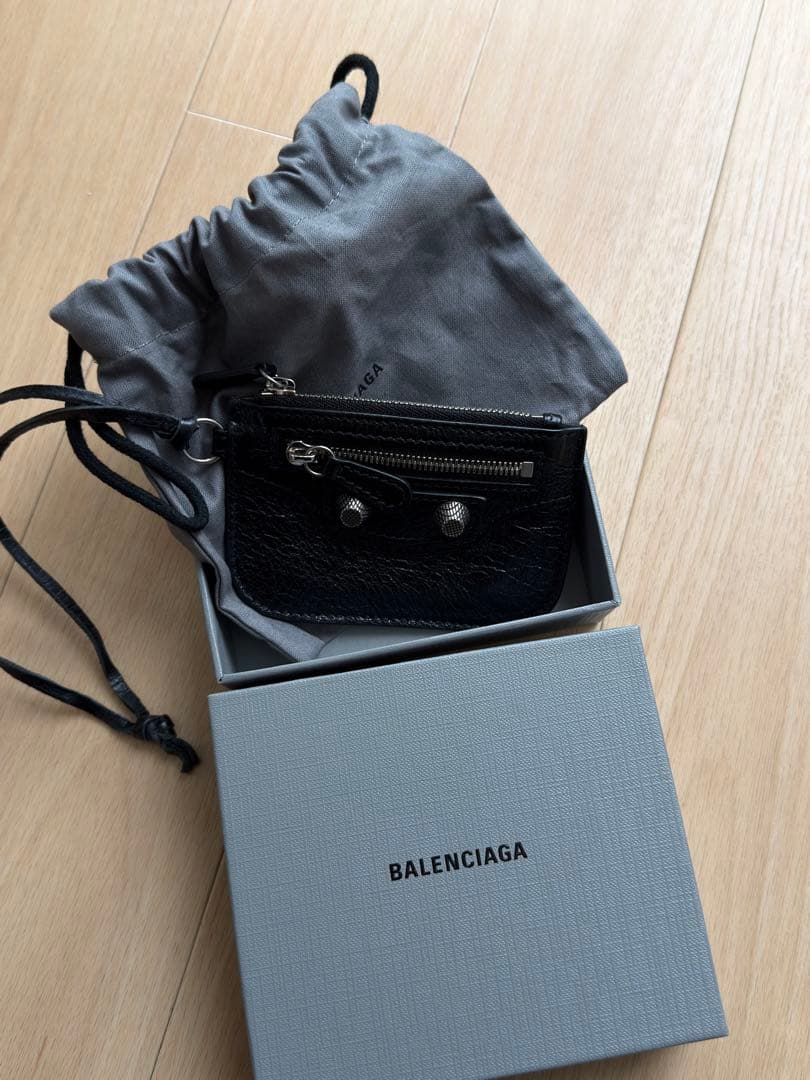 BALENCIAGA ブラックレザー ケース Le cagole Le cagole ミニ フラップバッグ