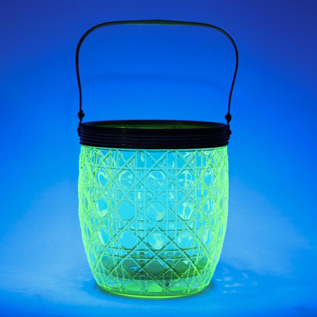 ウランガラス アイスペール ヴァセリンガラス 希少！ヴァセリン（ウランガラス）のランプシェード イギリス