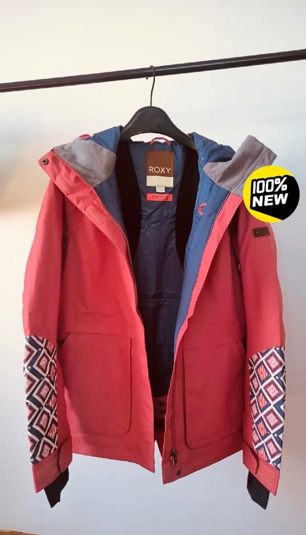 新品Roxy Sサイズ スキー スノーボード 兼用ジャッケット 女性 ロキシー ROXY（ロキシー） スノージャケット レディース CROSS CONTOUR JK 2025