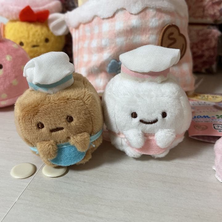 美品】すみっコぐらし シーンぬいぐるみ ねこのきょうだいとおかし屋
