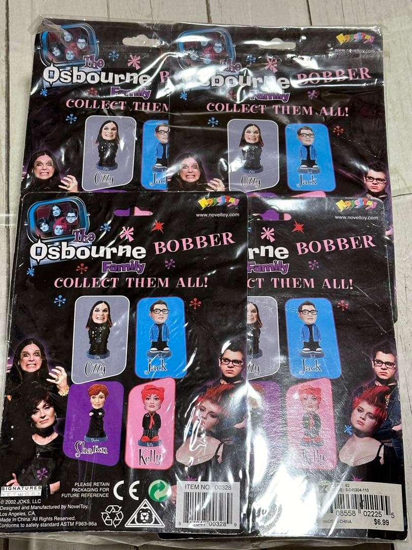 オズボーンズ　ファミリー　４体セット　首振りフィギュア