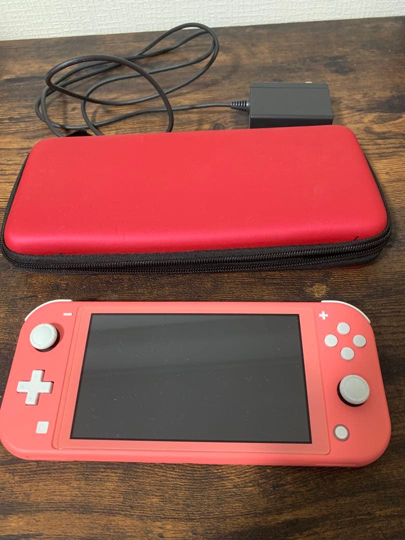 Nintendo Switch Lite コーラル(充電器・ケース付き)