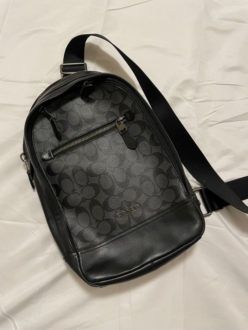 COACH　グラハム　パック　シグネチャー　クロスボディ　ボディバッグ　PVC グラハム パック シグネチャー キャンバス 斜め掛け&ボディバッグ