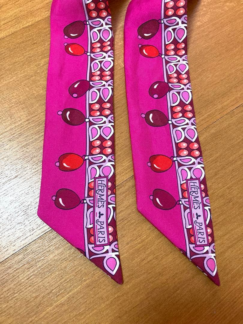 HERMES ツイリー2本組 マハラジャの装身具 赤ピンク系