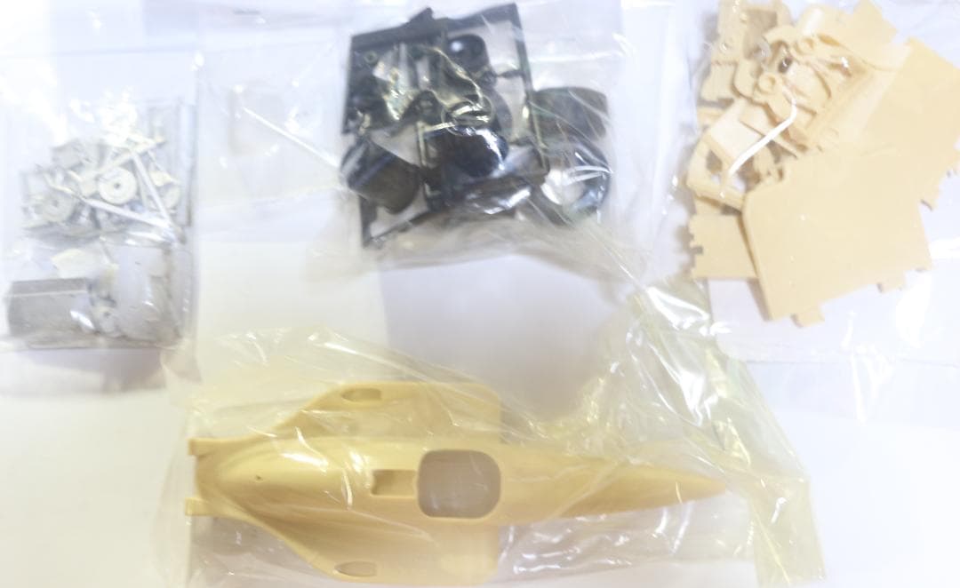 超希少WAVE製ロータス・ホンダ１００Ｔ　レジン・メタル製キット１／２４　未組立