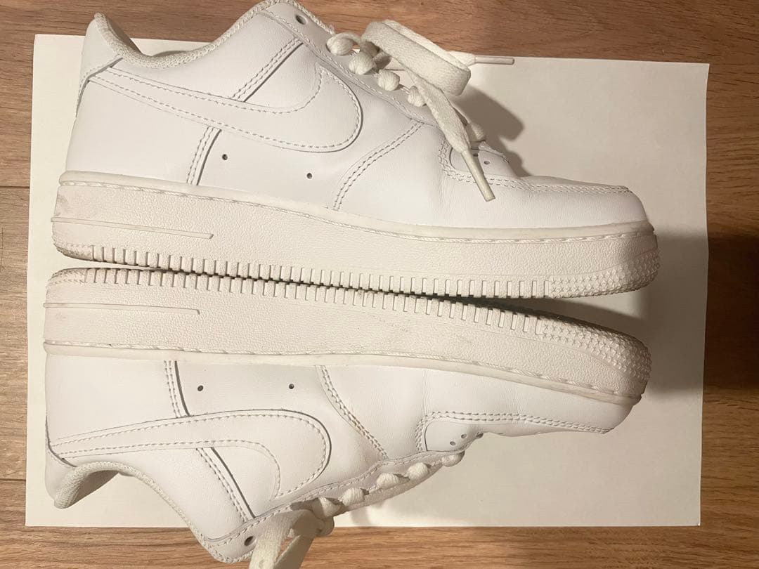 ナイキ　エアフォース1 現行品　23.5cm DD8959-100