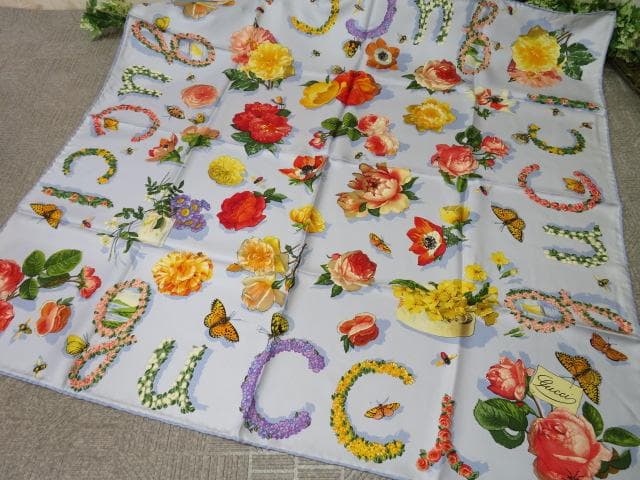 H*a様 クFF2586 新品 GUCCI グッチ　大判スカーフ　ボタニカルシル GUCCI スカーフ シルク ボタニカル フローラ 大判スカーフ オールド