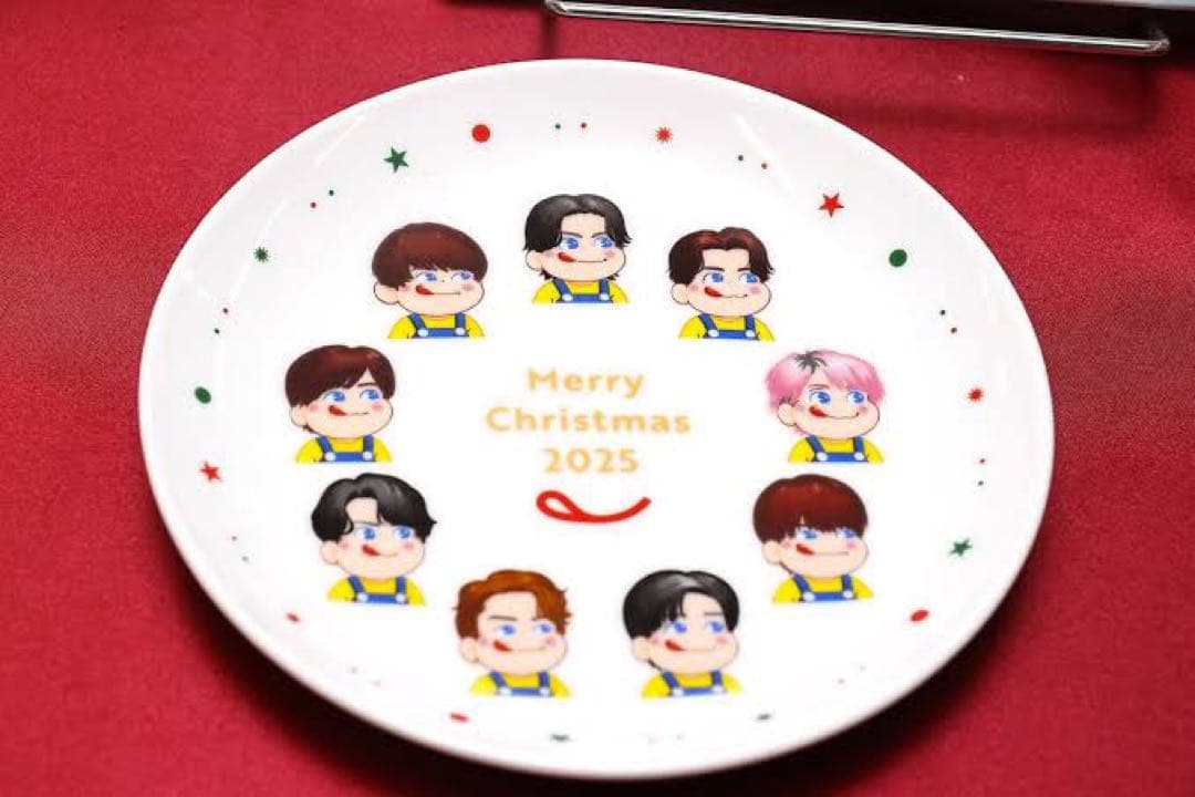 非売品】FUJIYA × Snow Man オリジナルクリスマスプレート - メルカリ