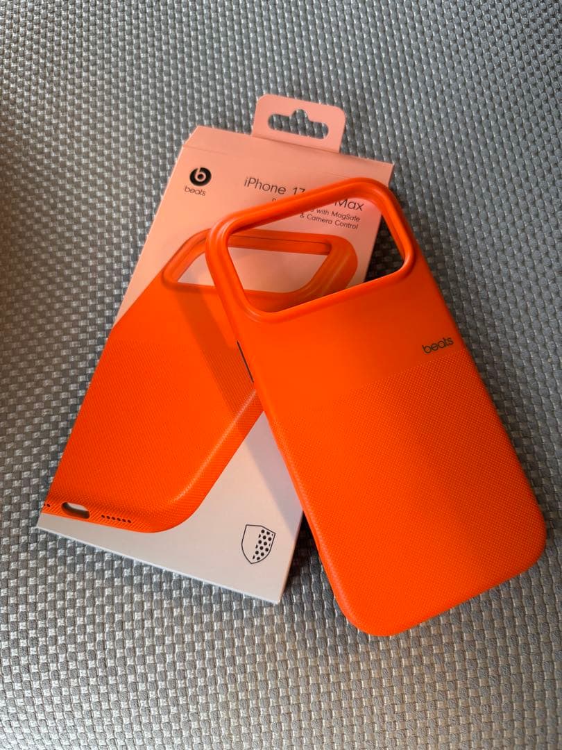 【未使用品】Beats iPhone 17 Pro Max用ケース Beats iPhone 17 Pro Max Rugged Case with MagSafe and Camera