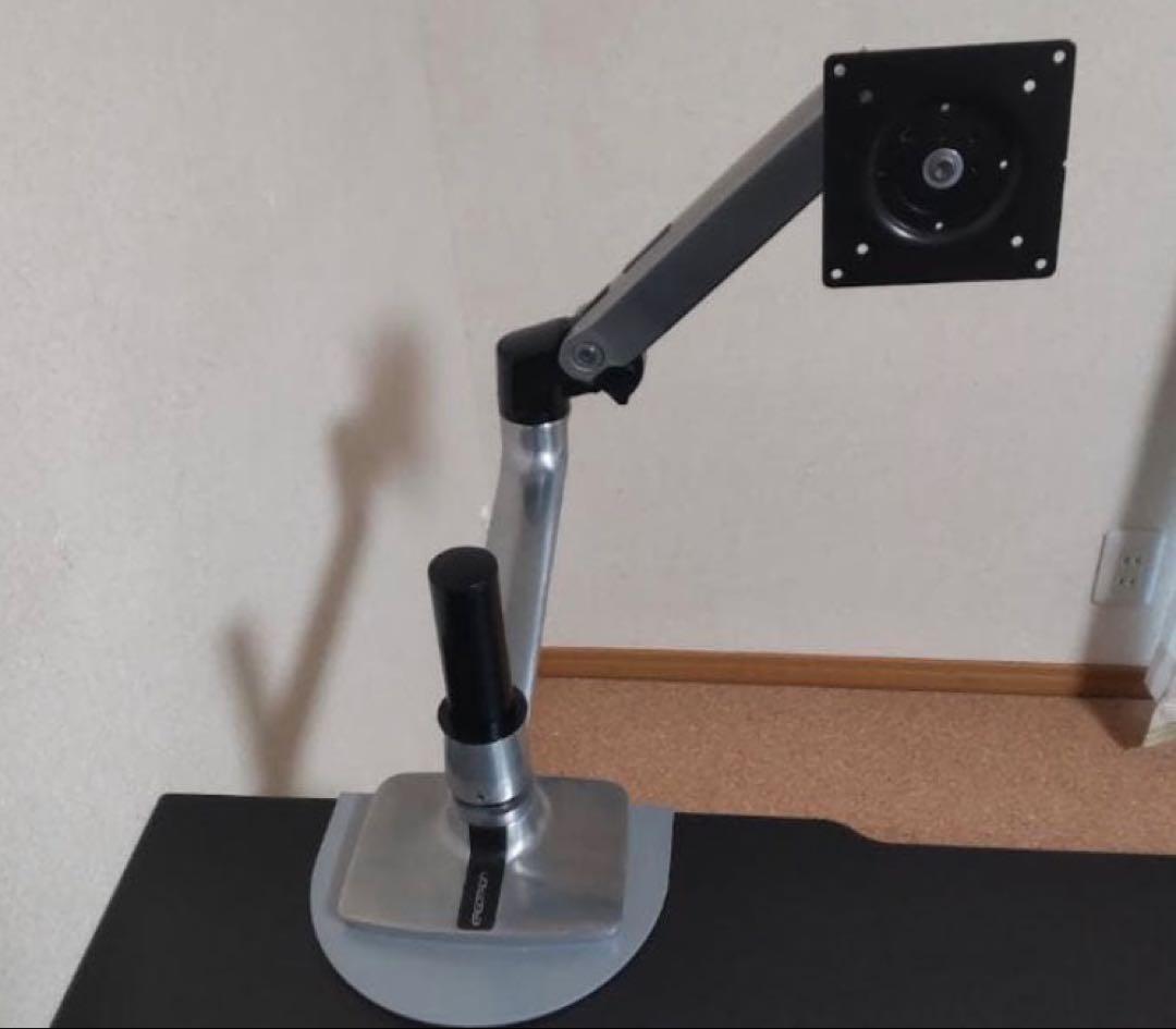 エルゴトロン LXデスクモニターアーム＆補強プレート エルゴトロンLX詳細レビュー | モニターアームを諦めるため購入したが