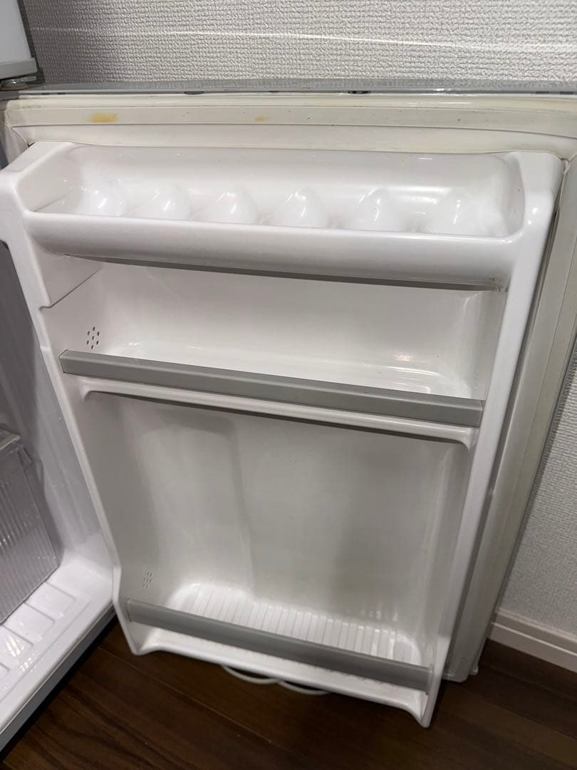 冷蔵庫 HITACHI R-8ST 80L 2ドア冷凍冷蔵庫 - メルカリ