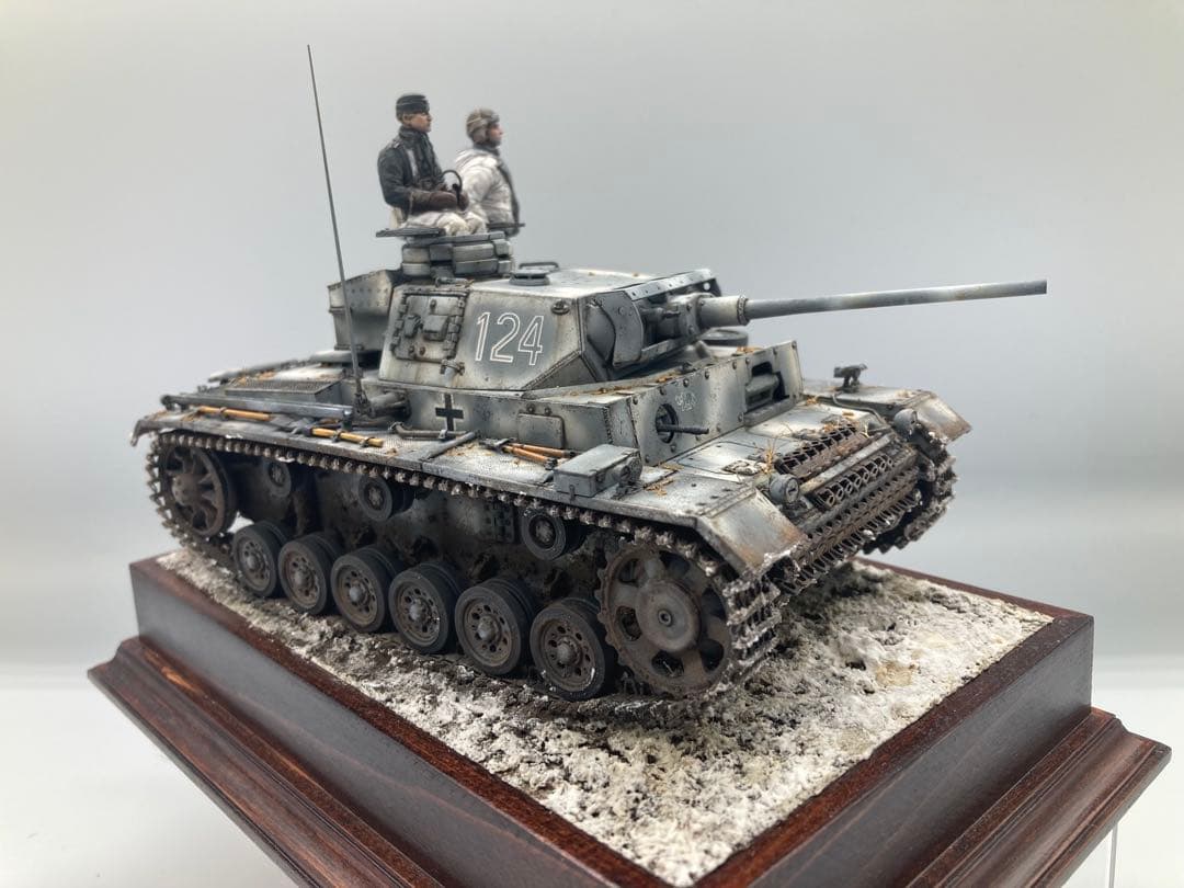 戦車模型完成品 1/35 3号戦車L型 ヴィネット全塗装済み完成品