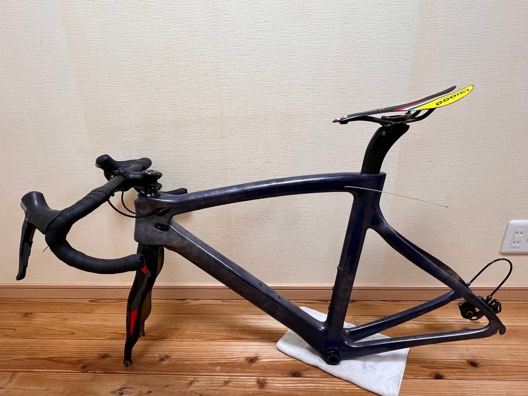 ピナレロ ドグマ似 中華フレーム 補修済み お値下げ可能 コンポ抜き