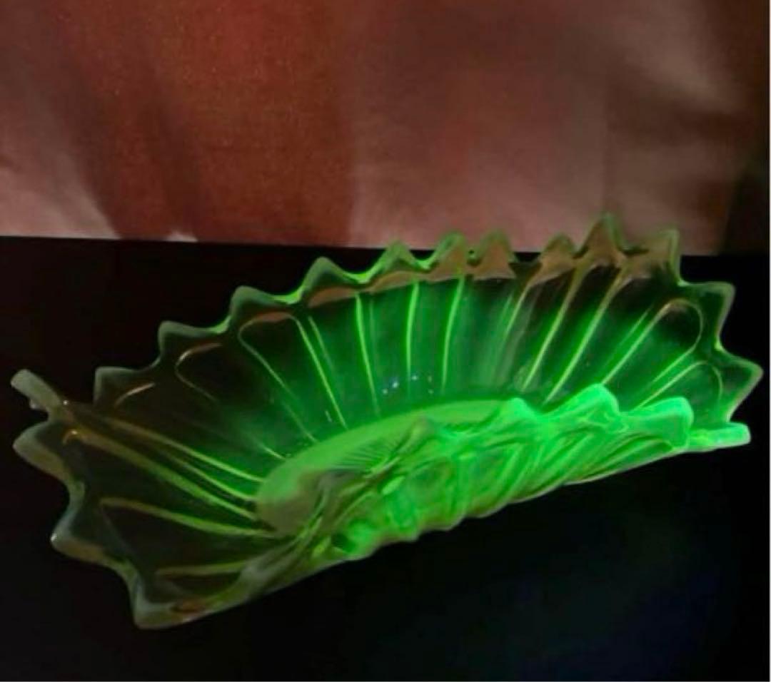 フォストリアエアルームワセリンガラスウランガラスheirloom 特大コンポート 小さなヴィクトリアンガラスコンポート（直径13cm） イギリス