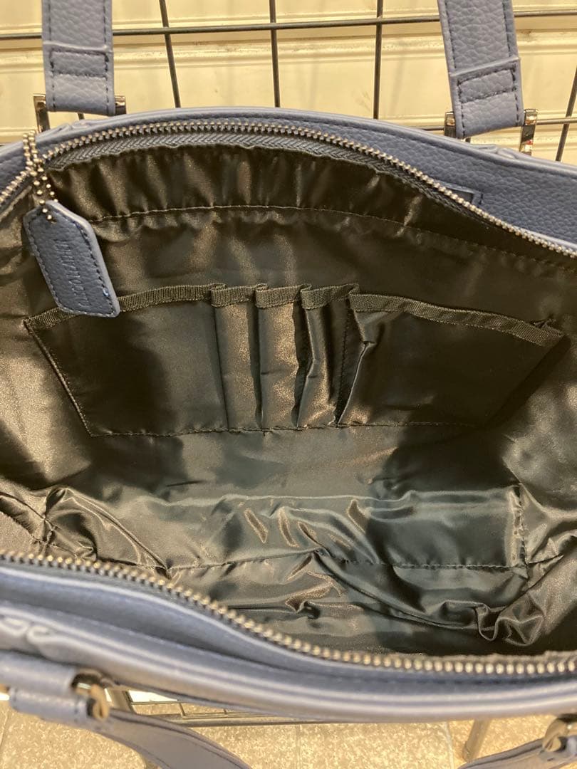 GUSCIO(グッシオ)『新品未使用』《牛革》レザートートバッグ