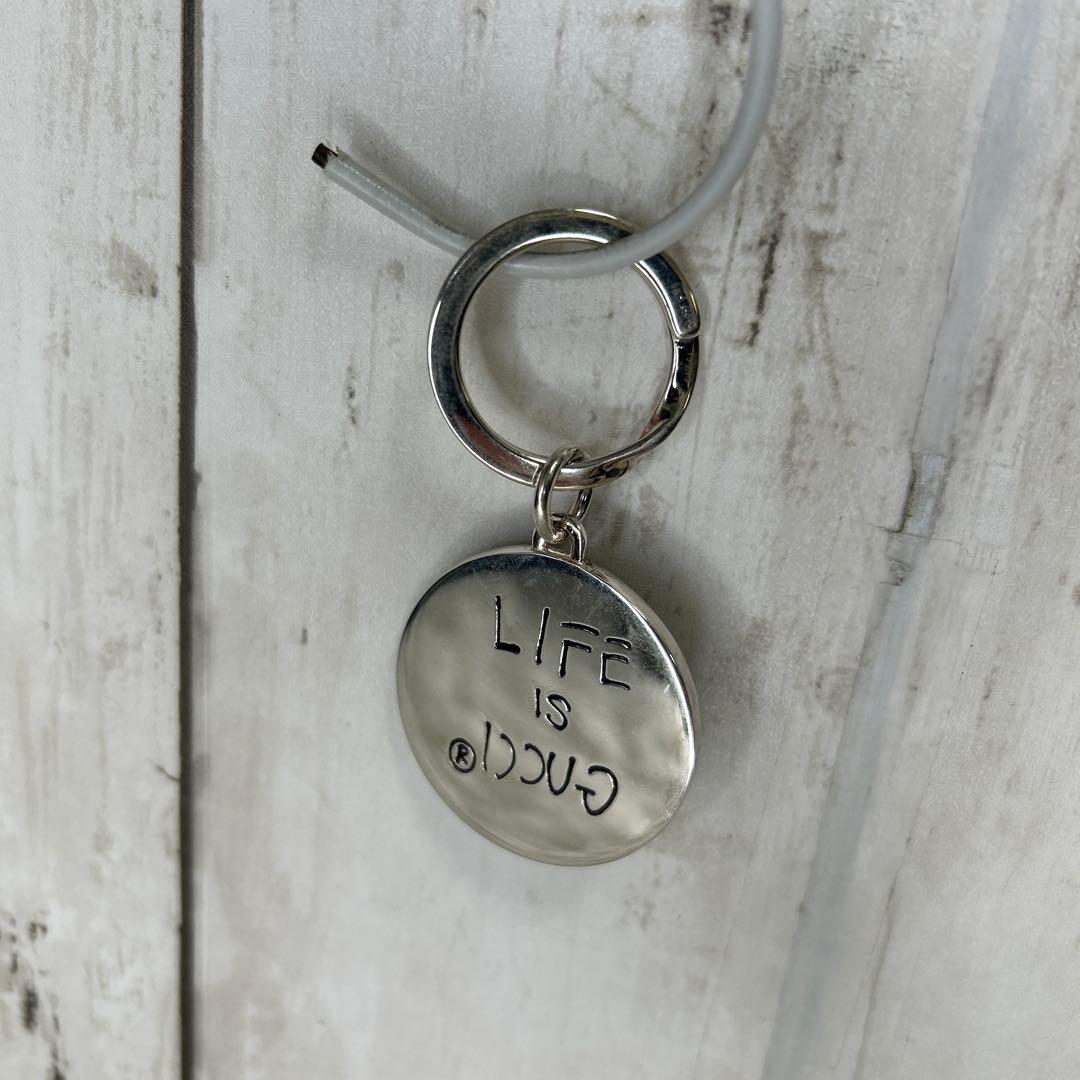 GUCCI REAL キーホルダー チャーム ロゴ シルバー LIFE IS