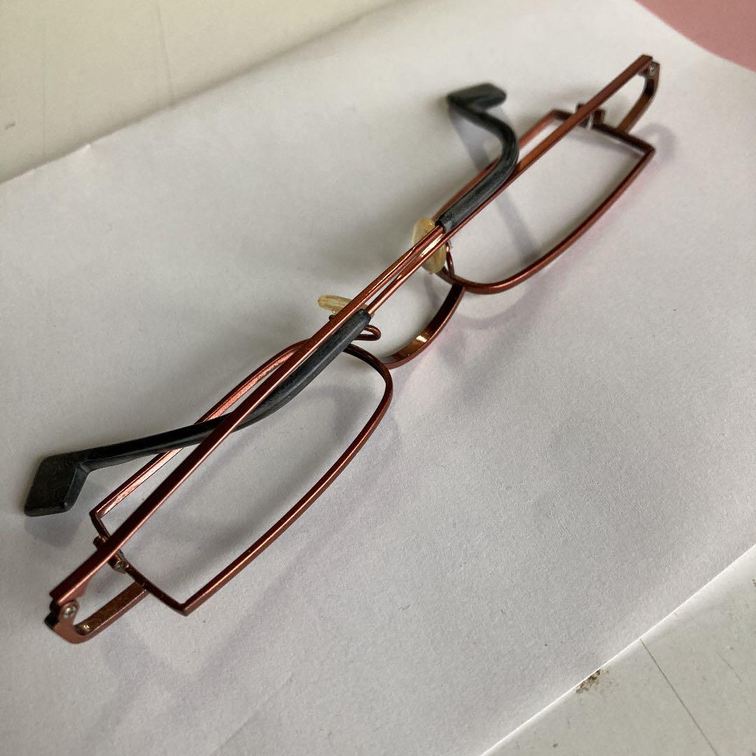 フランスのフレームです、形と色に特徴、男女兼用