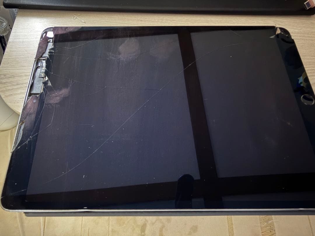 iPad Air 3 wi-fi+cellular SIMフリー 画面ひび割れ タブレット