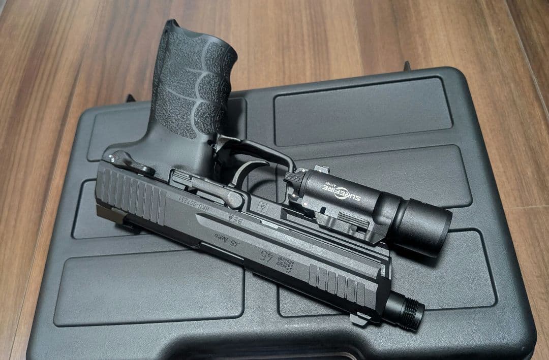 東京マルイHK45タクティカル X300レプリカとケースセット