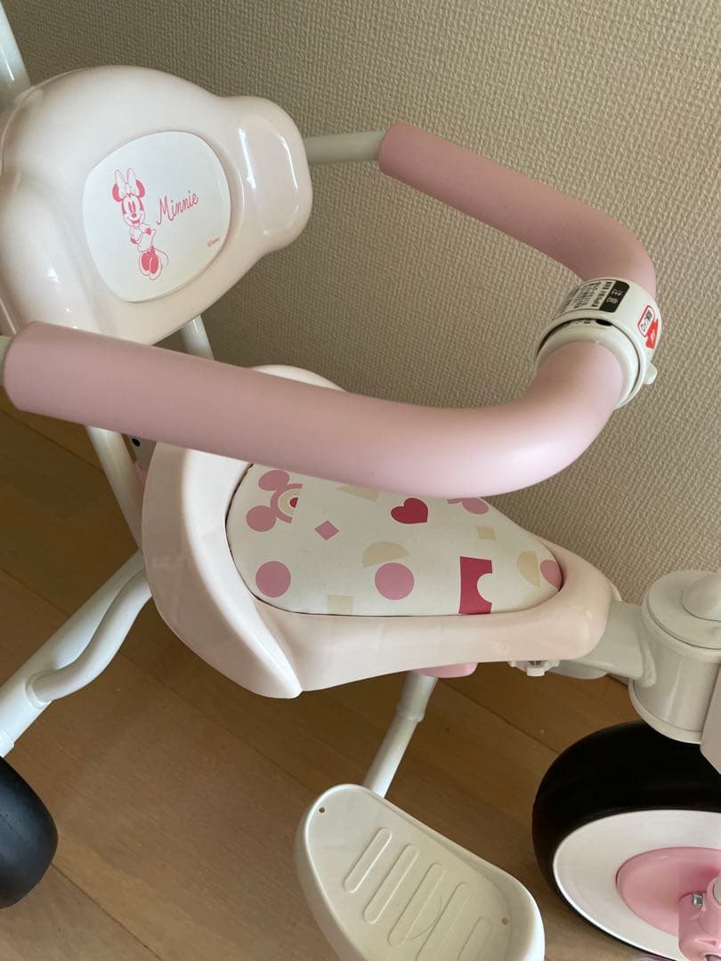 ピンクの三輪車 後ろハンドル付き