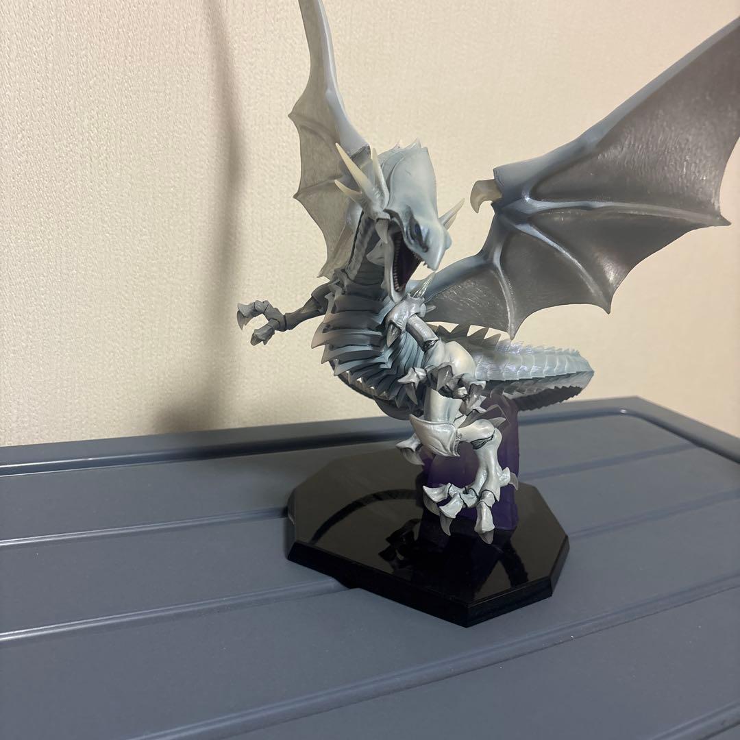 ブルーアイズ　フィギュア