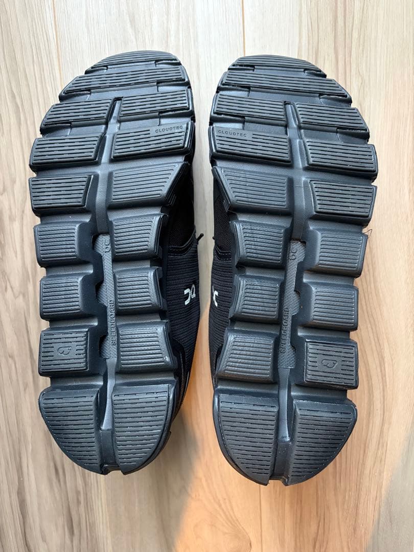 【新品未使用】On Cloud 6 WP (防水) ブラック 26.5cm