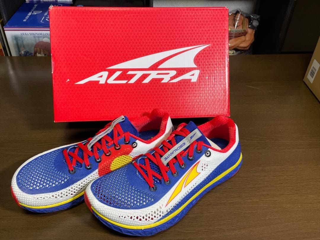 新品　ALTRA アルトラ　エスカランテレーサーコロラドUS8　26cm 人気のロードシューズ限定デザインが入荷！ALTRA ESCALANTE RACER