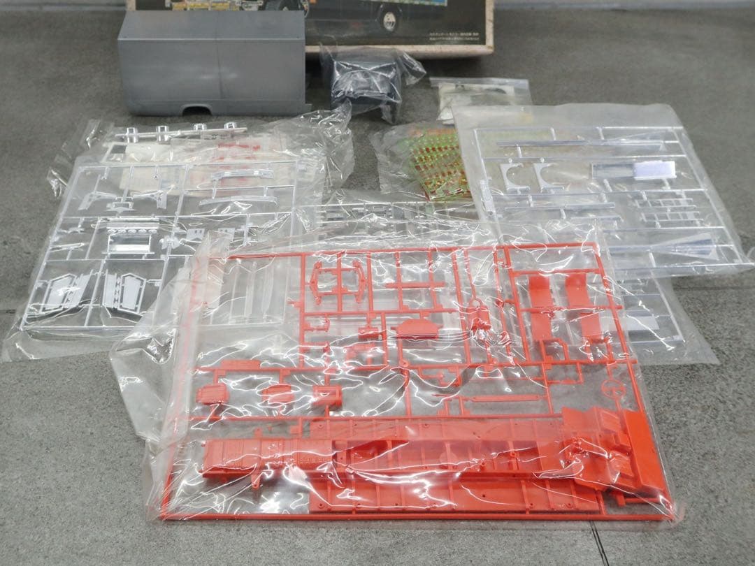 「猛烈ファイター 曼荼羅」中型デコトラ4tトラックプラモデル