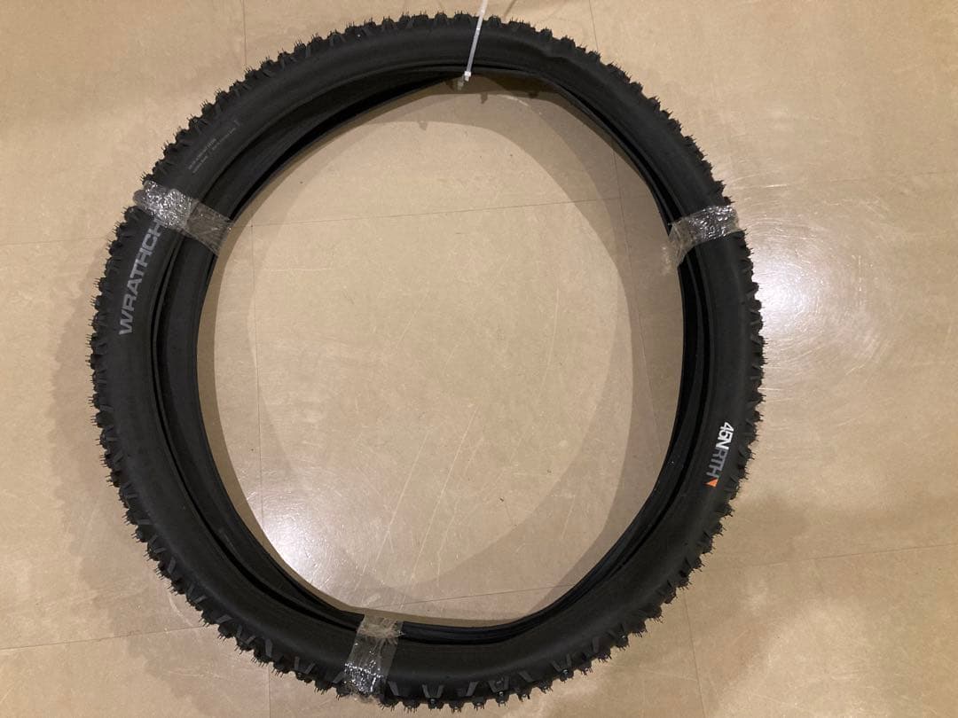 美品45NRTH WRATHCHILD29×2.6セミファットスパイクタイヤ前後 美品45NRTH WRATHCHILD29×2.6セミファットスパイクタイヤ前後 - パーツ
