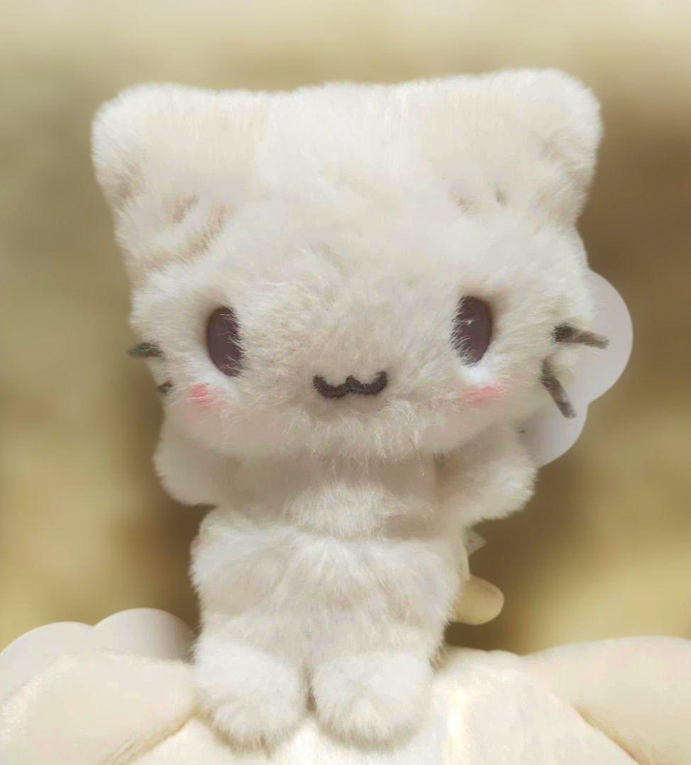 マシュマロみたいなふわふわにゃんこ　ぬいぐるみ　マスコットチャーム　ポーチ　３点
