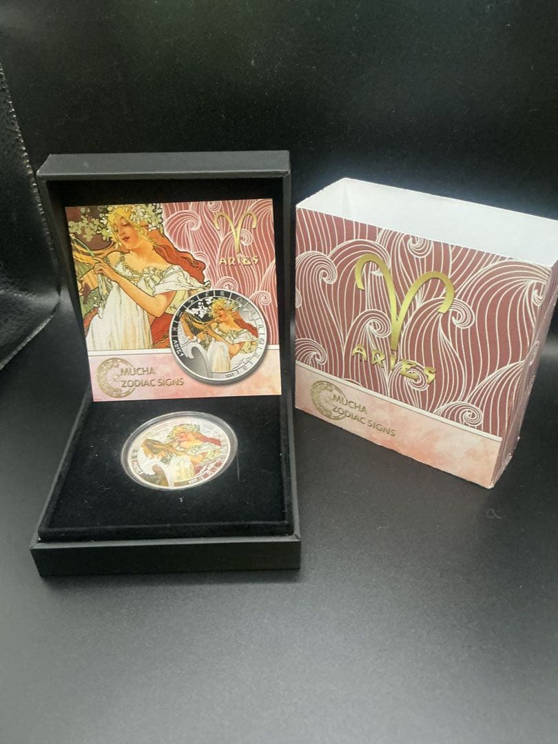 ミュシャ × 黄道十二宮 ― 牡羊座、Aries　銀メッキ付き白銅貨 切手・趣味の通信販売｜スタマガネット ミュシャと黄道十二宮「双子宮