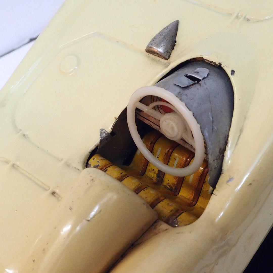 萬代屋【 フェラーリ813 白(窓改造)】ブリキtin toy car箱はコピー