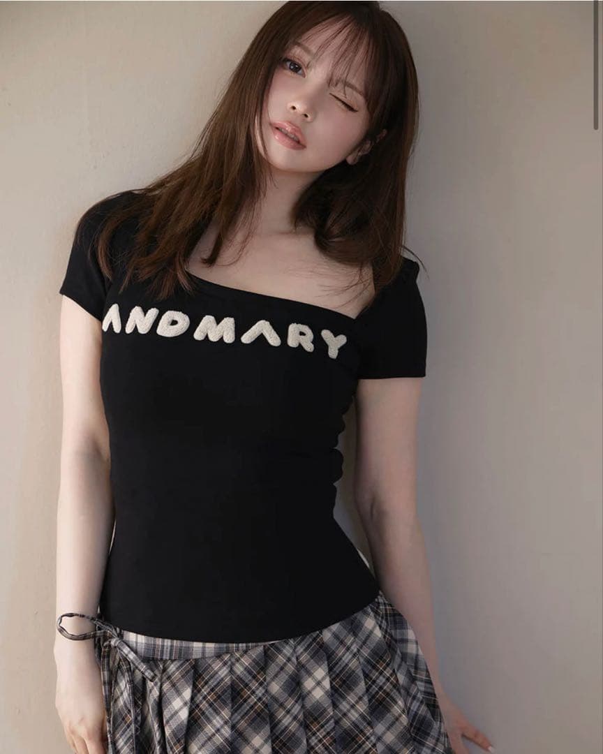 andmary mary logo tops black
