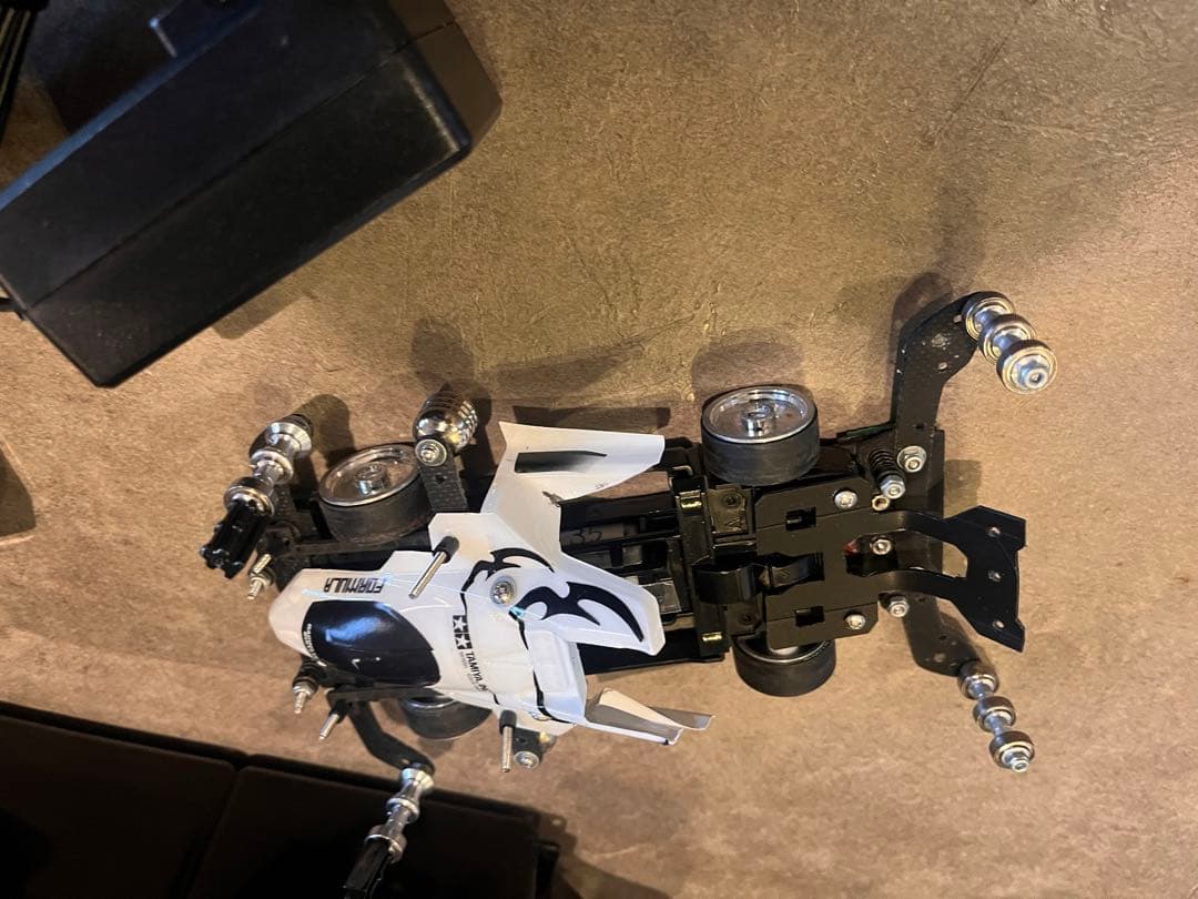 ミニ四駆フルカスタム　高級充電器未使用品付き