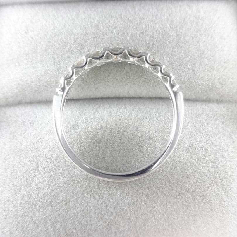 【美品】0.50ct　ダイヤモンド　ハーフエタニティ　リング　プラチナ
