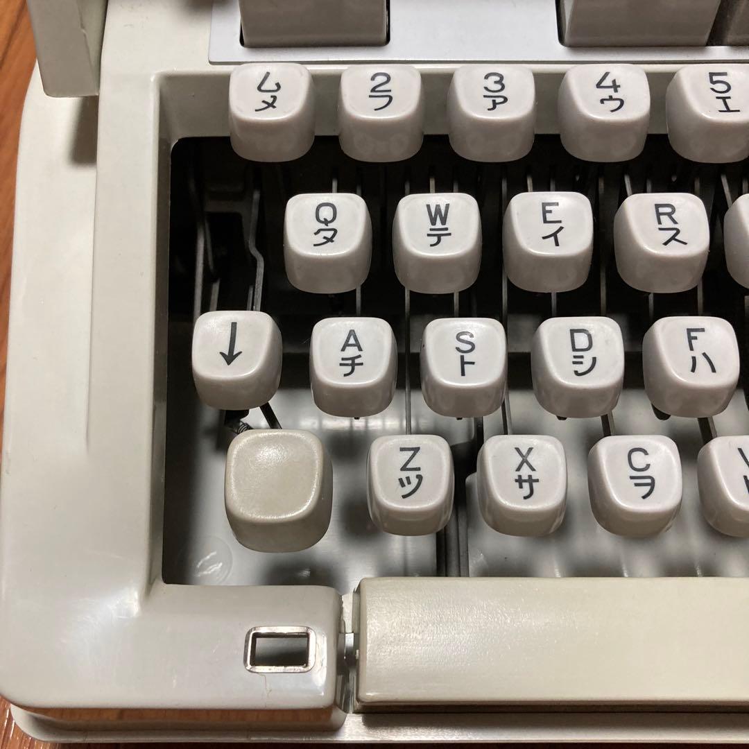 タイプライター HERMES3000 ヘルメス 蚤の市 アンティーク - メルカリ