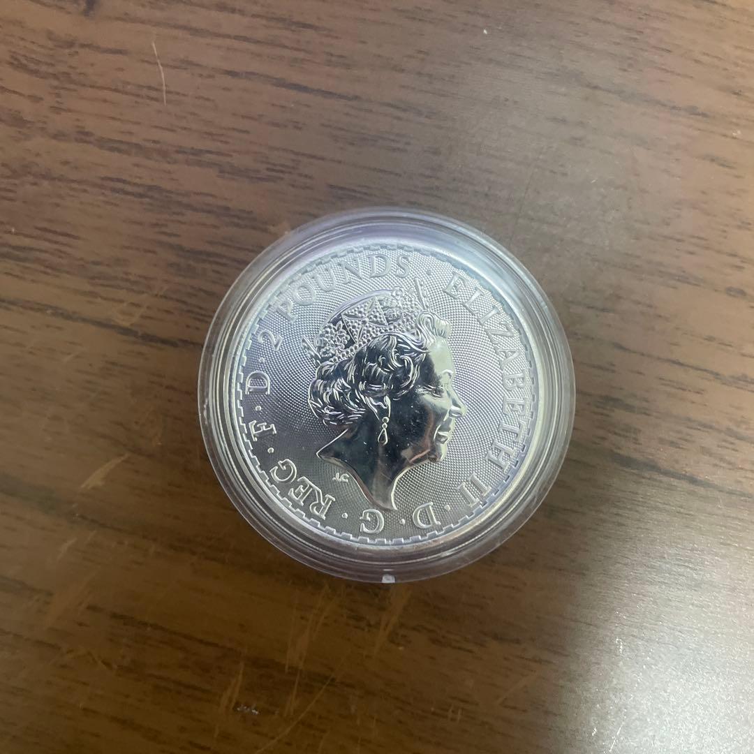 2022年 ブリタニア銀貨 1オンス 純銀 - メルカリ