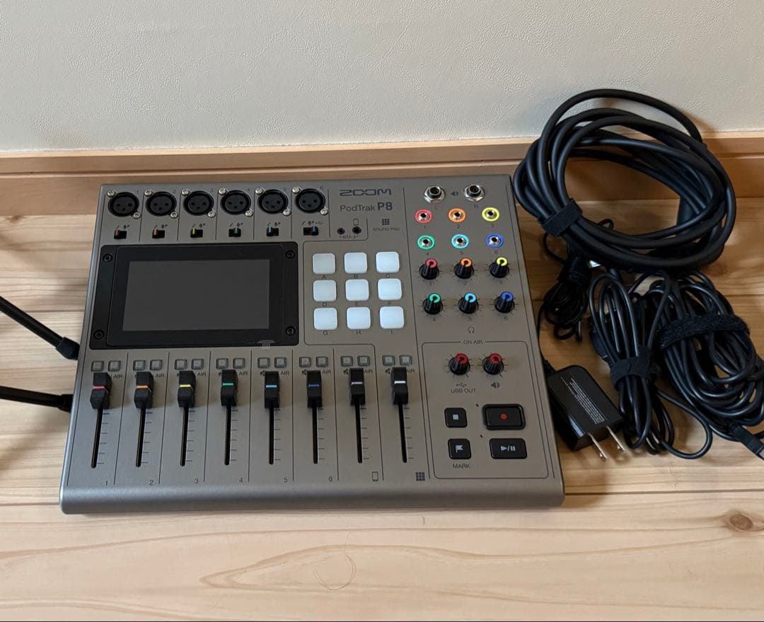 B*r様 ZOOM PodTrak P8 マルチトラックレコーダー Amazon.com: Zoom PodTrak P8 Podcast Recorder, 6 Microphone Inputs
