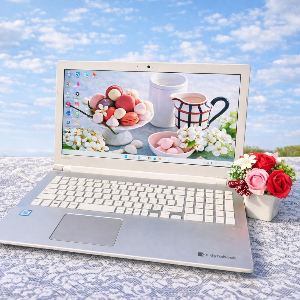 薄型軽量❣東芝ノートパソコン Win11 core-i5 SSD カメラ付き✨ - メルカリ