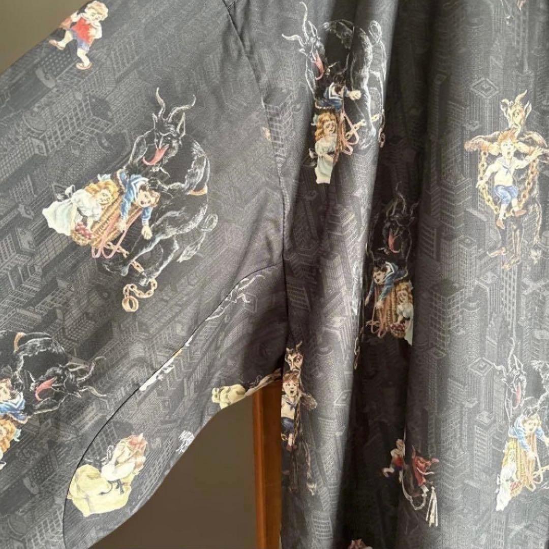 マダラニンゲン ミルクボーイ 悪魔柄 シャツ 京